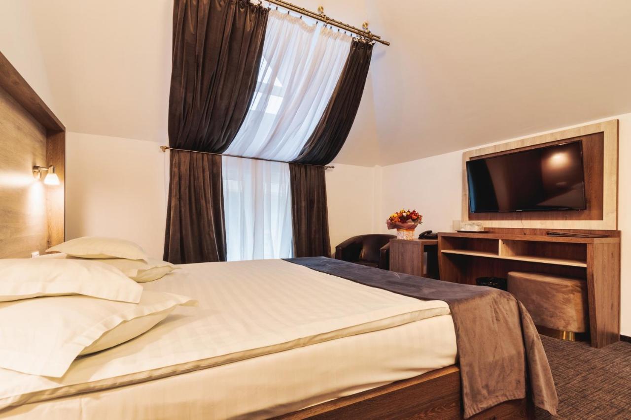 Hotel Domnitei Călimăneşti Bagian luar foto