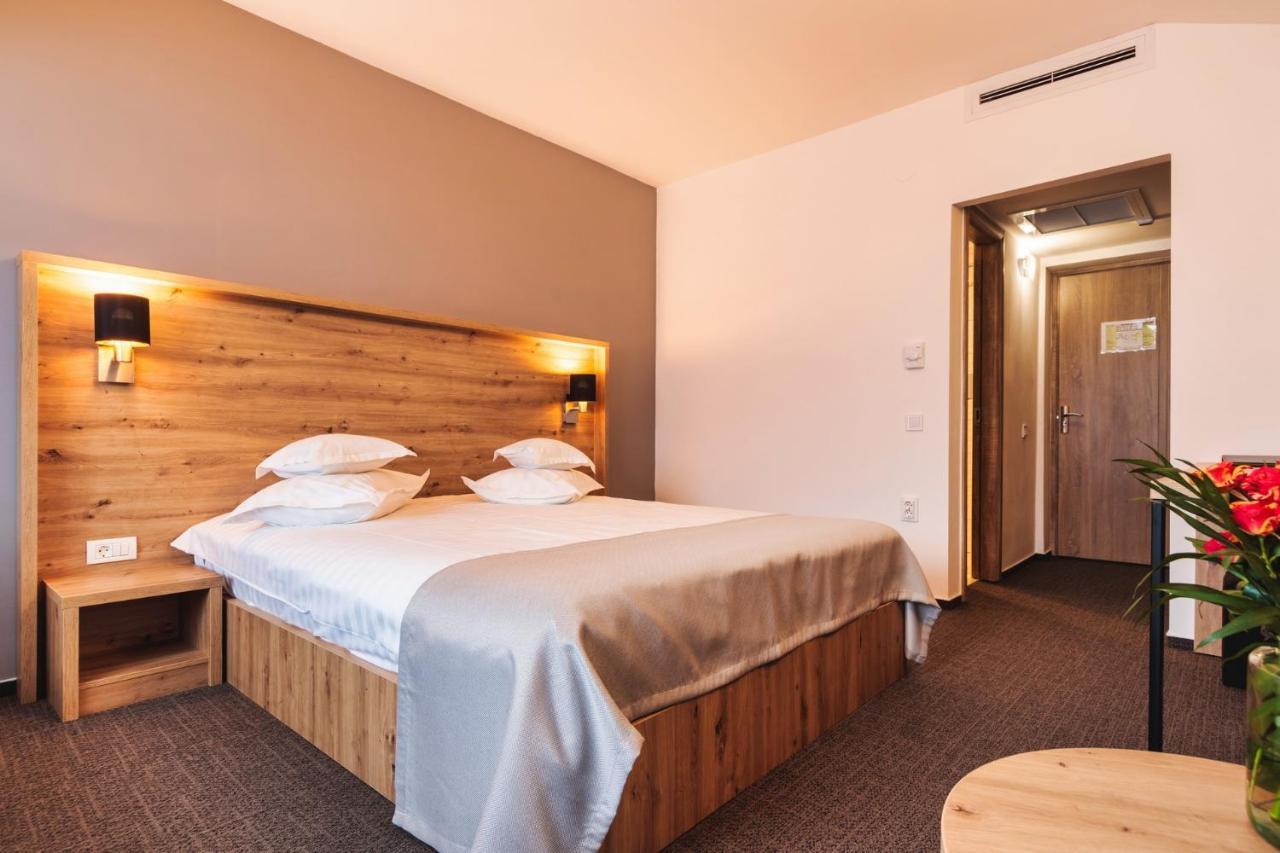 Hotel Domnitei Călimăneşti Bagian luar foto