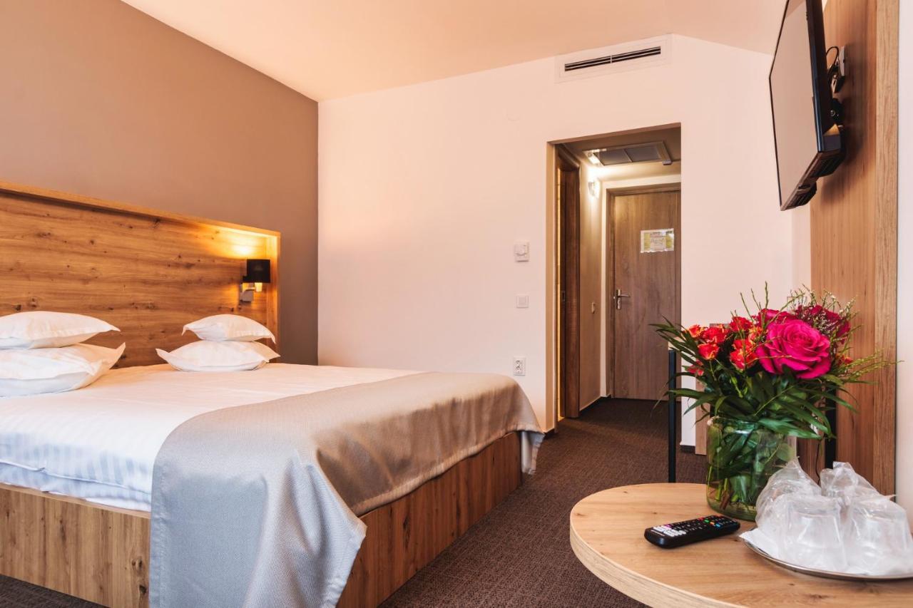 Hotel Domnitei Călimăneşti Bagian luar foto
