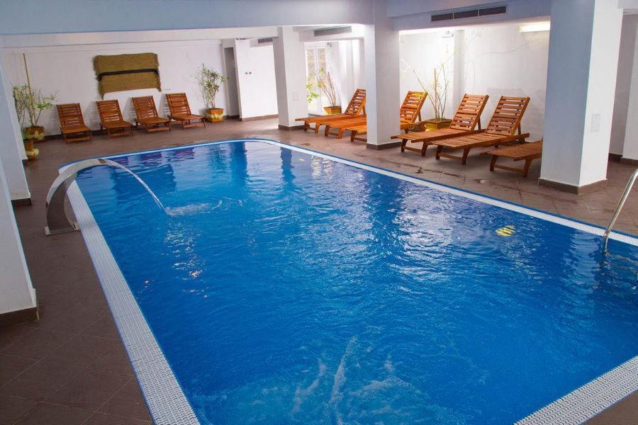 Hotel Domnitei Călimăneşti Bagian luar foto